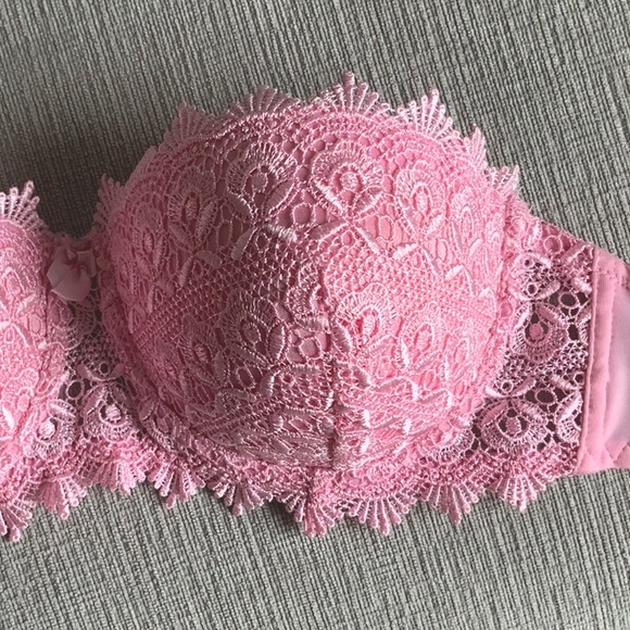 34C Pink Lace Bralette. Can be used as a Summer top as well as a bra. Tags Lost - Picture 7 of 12